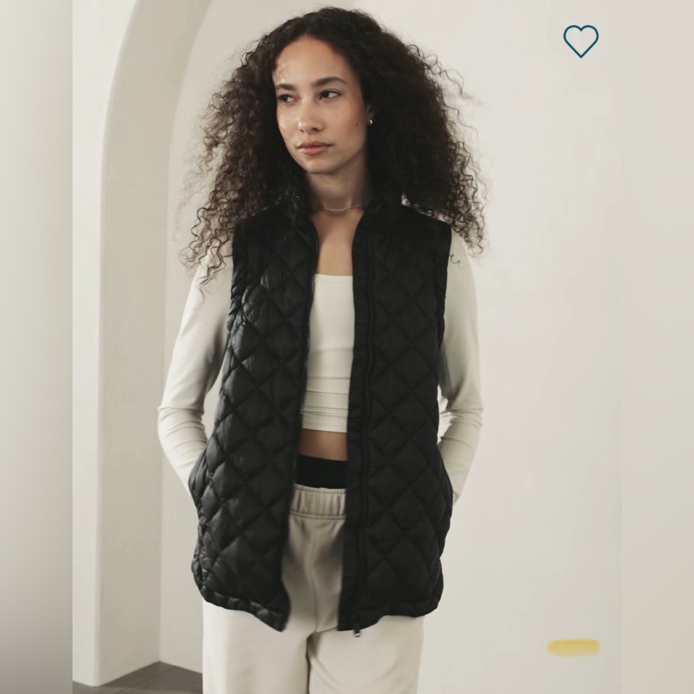 ATHLETA WHISPER FEATHERLESS VEST